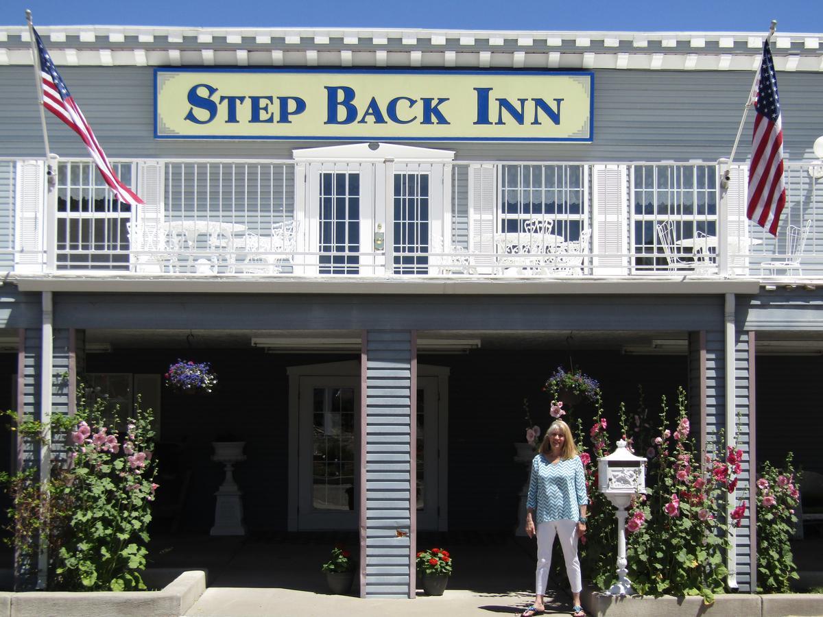 Step Back Inn Aztec Luaran gambar
